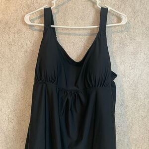 Black Tankini swim top with adjustable straps 18